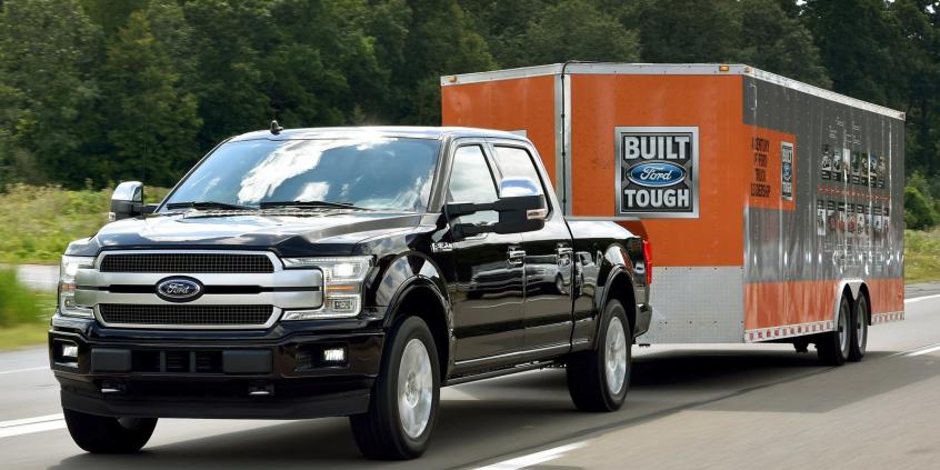 Ciągnięcie przyczepy – przepisy dotyczące pojazdu i kierowcy