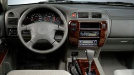 Nissan Patrol - pełny panel przedni