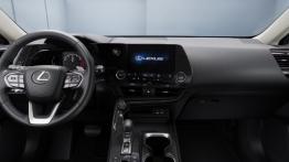 Lexus NX 2026 za mniej niż 200 tys. zł. Japoński SUV mocno staniał