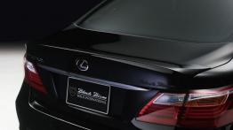 Lexus LS600h Wald International - spoiler