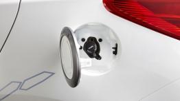 Hyundai ix35 Fuel Cell - wlew paliwa