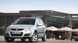 Suzuki SX4 FL - widok z przodu