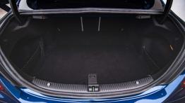 Mercedes C300h - hybrydowy diesel