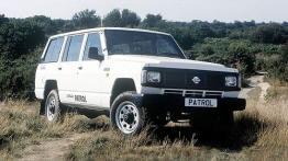 Nissan Patrol - widok z przodu