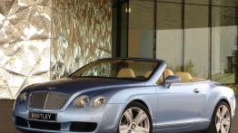 Bentley Continental GTC - widok z przodu