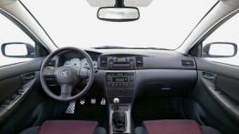 Toyota Corolla - pełny panel przedni