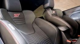 Ford Fiesta ST200 – tylko nie mów do mnie „mała”!