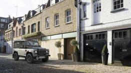 Land Rover Defender - produkcja trwa, ale...
