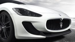 Maserati GranTurismo MC Stradale - zderzak przedni