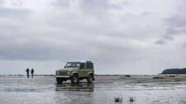 Land Rover Defender - produkcja trwa, ale...