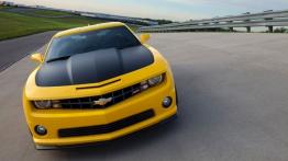 Chevrolet Camaro 1LE - widok z przodu