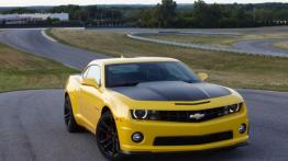 Chevrolet Camaro 1LE - widok z przodu