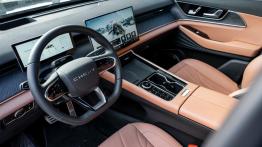 Chery Tiggo 9 Super Hybrid ucieszy całą rodzinę, a na światłach zaskoczy Teslę