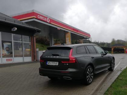 #Volvo #V60 #CrossCountry #tankowanie #CircleKPolska #CircleK