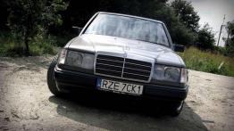 Mercedes W124 - samochód, czy czołg?