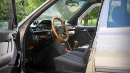 Mercedes W124 - samochód, czy czołg?