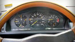 Mercedes W124 - samochód, czy czołg?