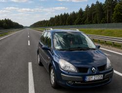 Renault Grand Scenic II (polift)
