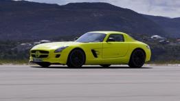 Mercedes SLS AMG E-Cell - lewy bok