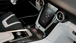 Mercedes SLS AMG E-Cell - konsola środkowa