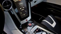 Mercedes SLS AMG E-Cell - konsola środkowa
