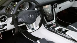 Mercedes SLS AMG E-Cell - pełny panel przedni