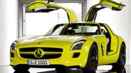 Mercedes SLS AMG E-Cell - widok z przodu