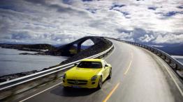 Mercedes SLS AMG E-Cell - widok z przodu