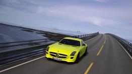 Mercedes SLS AMG E-Cell - widok z przodu