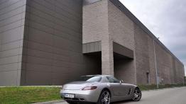Cudownie szpanerski - Mercedes SLS