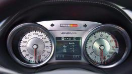 Cudownie szpanerski - Mercedes SLS