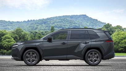 Ten SUV Suzuki zaskoczy niejednego kierowcę. Nowy Across to prawdziwa cyfrowa rewolucja