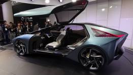Lexus zaskakuje nie tylko elektrycznym napędem