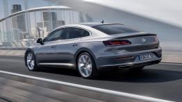 Volkswagen Arteon R i ponad 400 KM