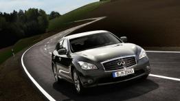 Infiniti M