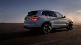 Z aut elektrycznych już dziś mogą korzystać miliony Polaków. Jesteśmy europejskim liderem