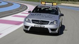 Mercedes C63 AMG 2012 - samochód bezpieczeństwa DTM - przód - reflektory włączone