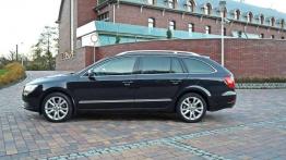 Skoda Superb Kombi 1.8TSI DSG - z delikatnym makijażem