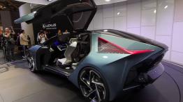Lexus zaskakuje nie tylko elektrycznym napędem