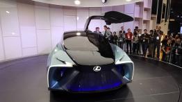 Lexus zaskakuje nie tylko elektrycznym napędem