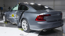  Volvo S90 D4 'Momentum'