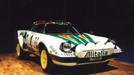 Na początku wytwór szalonego umysłu, a potem...