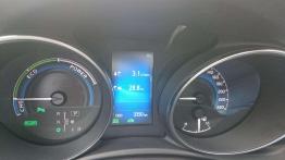 Toyota Auris Touring Sports Hybrid - test długodystansowy po 5 tysiącach km 