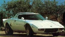 Na początku wytwór szalonego umysłu, a potem...