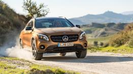 Mercedes GLA odświeżony i z nowym silnikiem