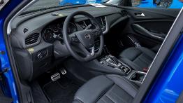 Opel Grandland X Hybrid 4 – koniec z marudzeniem