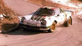 Na początku wytwór szalonego umysłu, a potem...