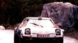 Na początku wytwór szalonego umysłu, a potem...