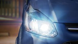 Ford Transit Custom - prawy przedni reflektor - włączony