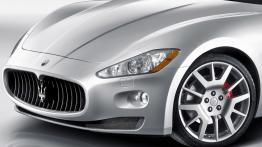 Maserati GranTurismo - lewe przednie nadkole